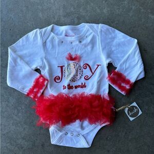 NEW WITH TAGS RUFFLEBUTTS CHRISTMAS TOP SIZE 18-24 MOS